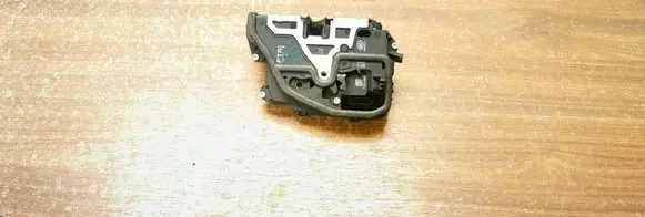BMW 3 E90 E91 Front door lock 7059968