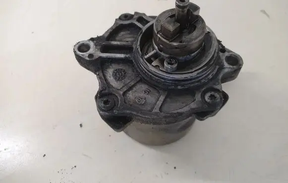 Mercedes-Benz Sprinter W906 Vacuum pump A623065