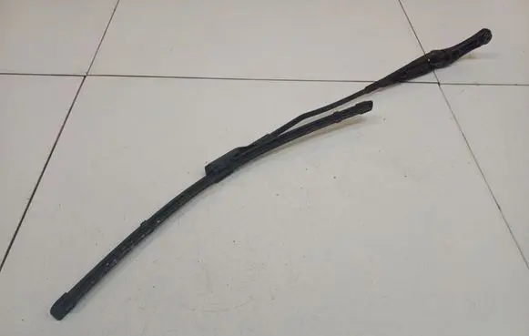 Audi A3 S3 8P Front wiper blade arm 