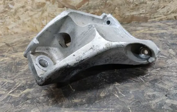 Alfa Romeo Giulia Engine mounting bracket 50537064