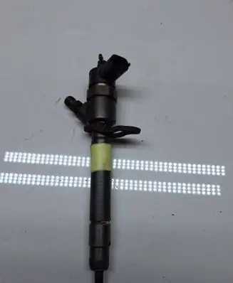 Volvo XC70 Fuel injector 30750283