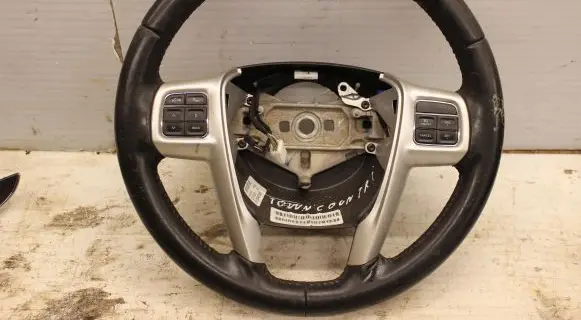 Chrysler Town & Country V Steering wheel P5SE44DX9AB 6115120