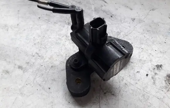 Rover 620 Vacuum valve WAW100050