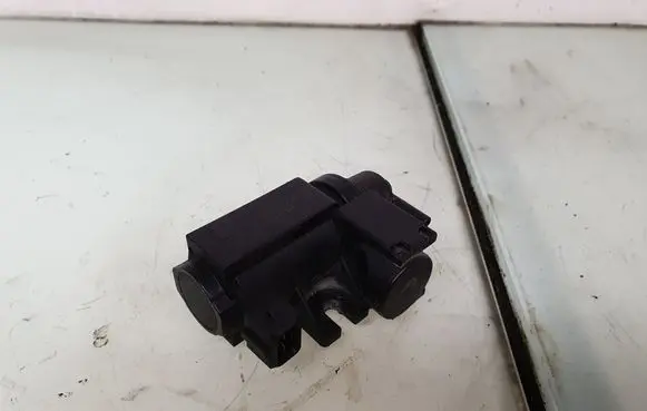Vacuum valve