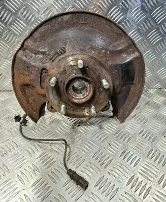 Honda CR-V Front wheel hub spindle knuckle