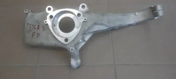 Tesla Model 3 Front wheel hub spindle knuckle 1344316-00-C AMB23272NA0031