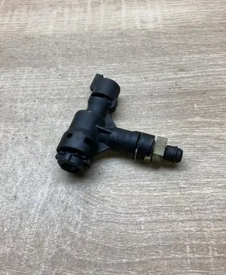 Volkswagen PASSAT B8 Clutch pipe/line 1K0721468C