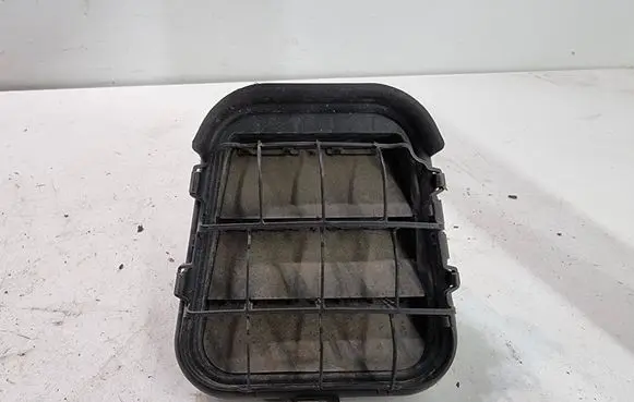Audi A6 S6 C7 4G Quarter panel pressure vent 4G9819161B