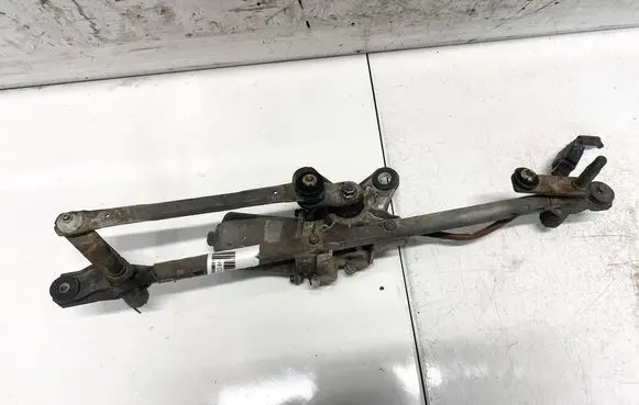 Chevrolet Captiva Front wiper linkage and motor