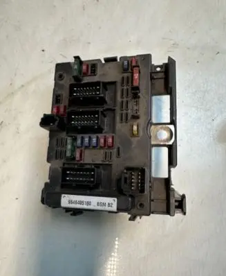Peugeot 206 Fuse module 9646405180