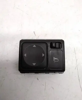 Nissan Juke I F15 Wing mirror switch