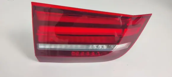 Tailgate rear/tail lights