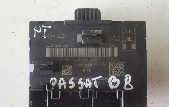 Volkswagen PASSAT B8 Door control unit/module 5Q0959595B