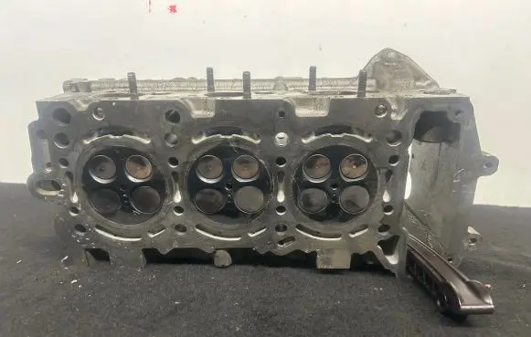 Mercedes-Benz ML W164 Engine head R642016