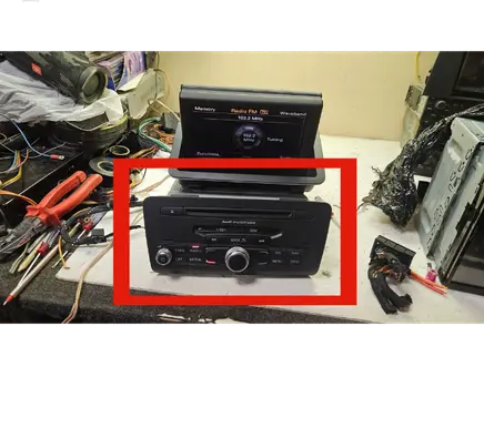 Audi A1 Radio/CD/DVD/GPS head unit 8X0035193 8X0035192A RMCCNCTNAV
