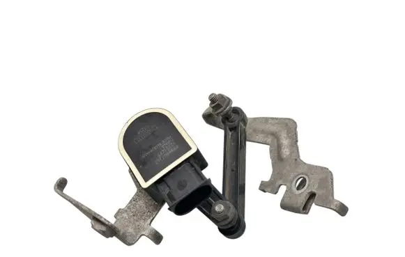 Volvo XC40 Rear air suspension level height sensor 8888899693 32221958 202004220109