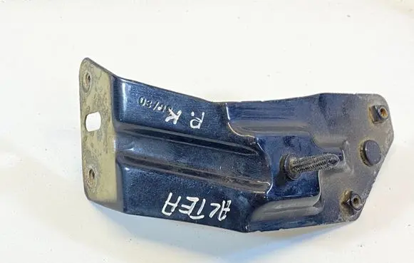 Seat Altea Fender mounting bracket 5P0821135