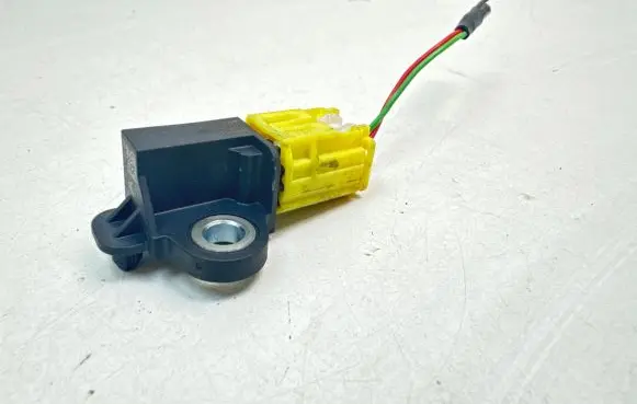 Nissan Qashqai Airbag deployment crash/impact sensor 988303RA0A 10202015 3R152208593