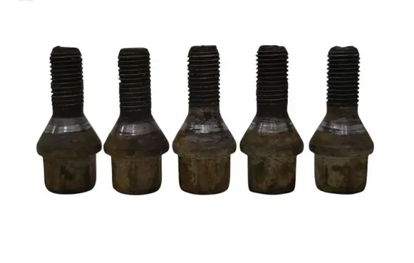 Dacia Duster Nuts/bolts 
