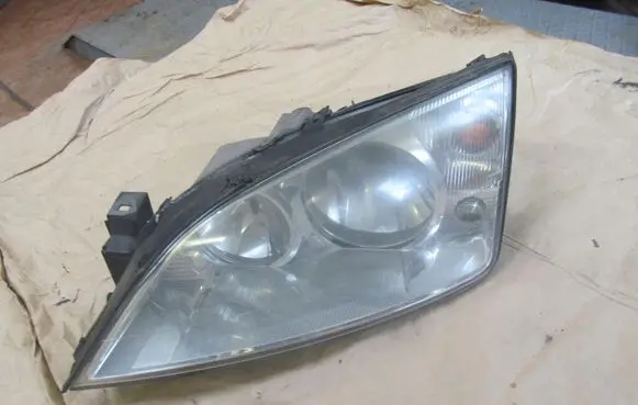 Ford Mondeo Mk III Headlight/headlamp
