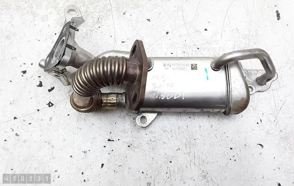 Mercedes-Benz A W176 EGR valve cooler 147357324R
