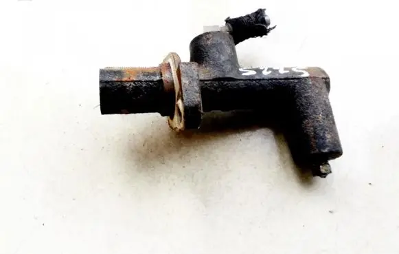 Mazda 323 Clutch master cylinder