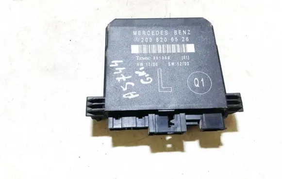 Mercedes-Benz C W203 Door control unit/module 2038206526 351369