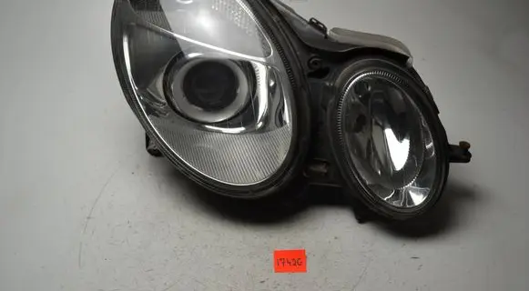 Mercedes-Benz E W211 Headlight/headlamp 5DV008290 A0028206026