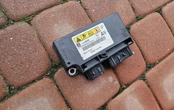 Opel Adam Airbag control unit/module 135894053589405