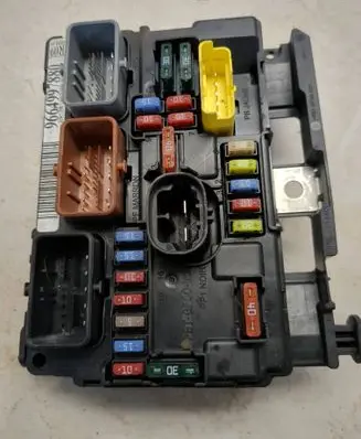 Citroen C2 Fuse module 9664997880