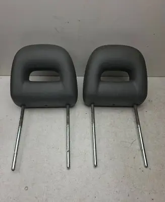 Chrysler PT Cruiser Front seat headrest 