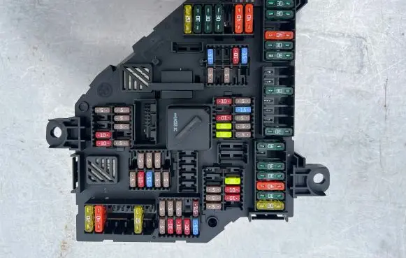BMW 5 F10 F11 Fuse module 417033452 05594332 150214