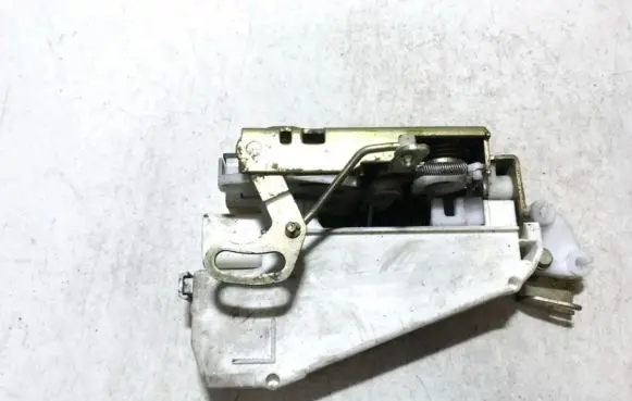 Ford Scorpio Rear door lock 95gg220a20da 95gg-220a20-da