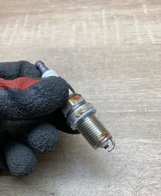 Nissan Kubistar Spark plug FC52LS