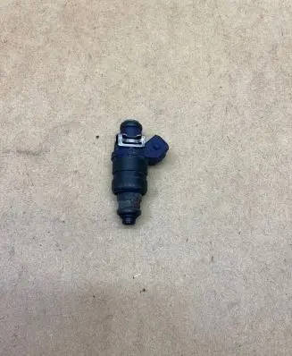 Audi A4 S4 B5 8D Fuel injector 078133551L