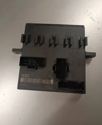 Audi A8 S8 D3 4E Comfort/convenience module 4E0907279A 00007898B0 4F0910279A