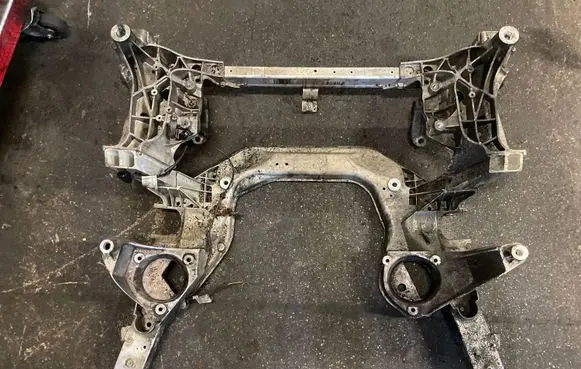 BMW 5 F10 F11 Front subframe 6793017