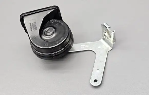 Ford Fiesta Horn signal AM80SX E3007042 0024082012
