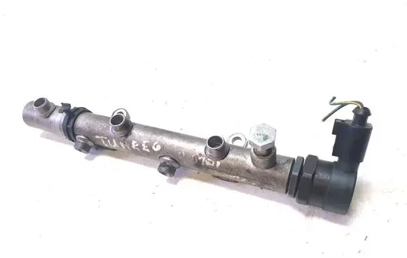 Volkswagen Touareg I Fuel main line pipe