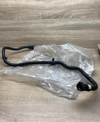Peugeot 3008 II Engine coolant pipe/hose 9673473980