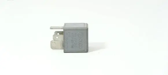 Audi A4 S4 B5 8D Other relay 8D0951253