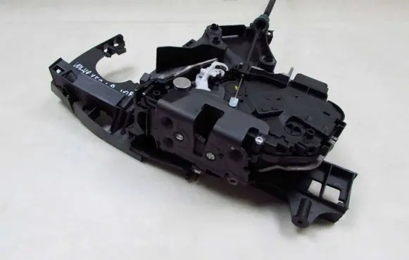 Volvo V50 Front door lock 30784046 53550