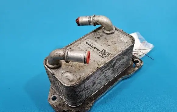 Volvo V70 Engine oil radiator 31293761 IMPRK1587493