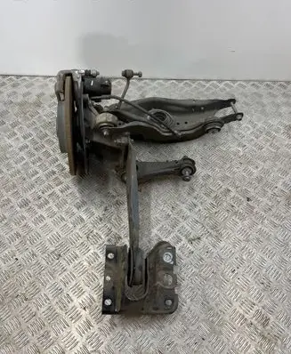 Rear wheel hub spindle/knuckle