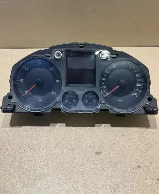 Volkswagen PASSAT B6 Speedometer (instrument cluster) 3C0920852J V0007000
