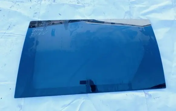 Chrysler Town & Country IV Rear side window