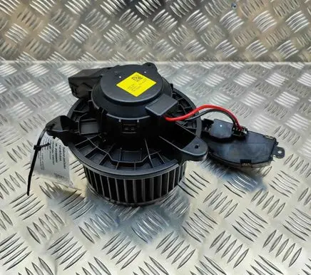 Volvo XC40 Heater fan/blower 31497512 8888773976