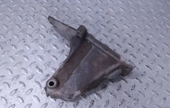 Mercedes-Benz CL C215 Engine mounting bracket A1132230204 1132230204