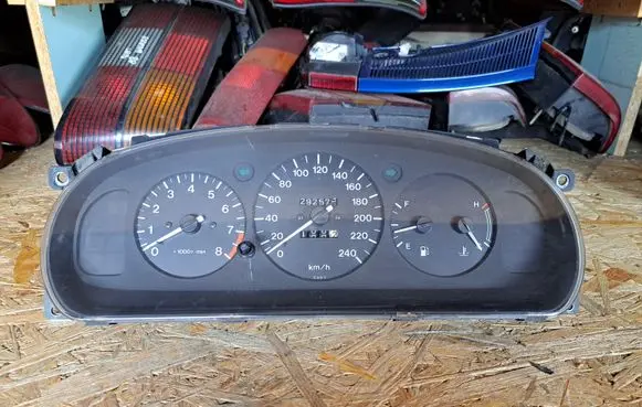 Mazda Xedos 6 Speedometer (instrument cluster) CA09A