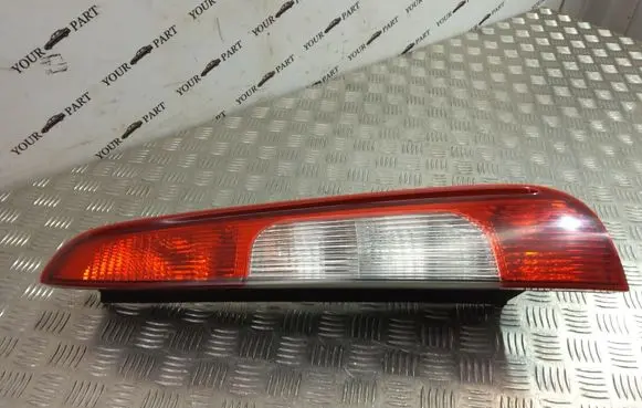 Ford Focus C-MAX Rear/tail lights 3M5113N411AA